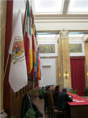 bandiera duosiciliana nella sala
